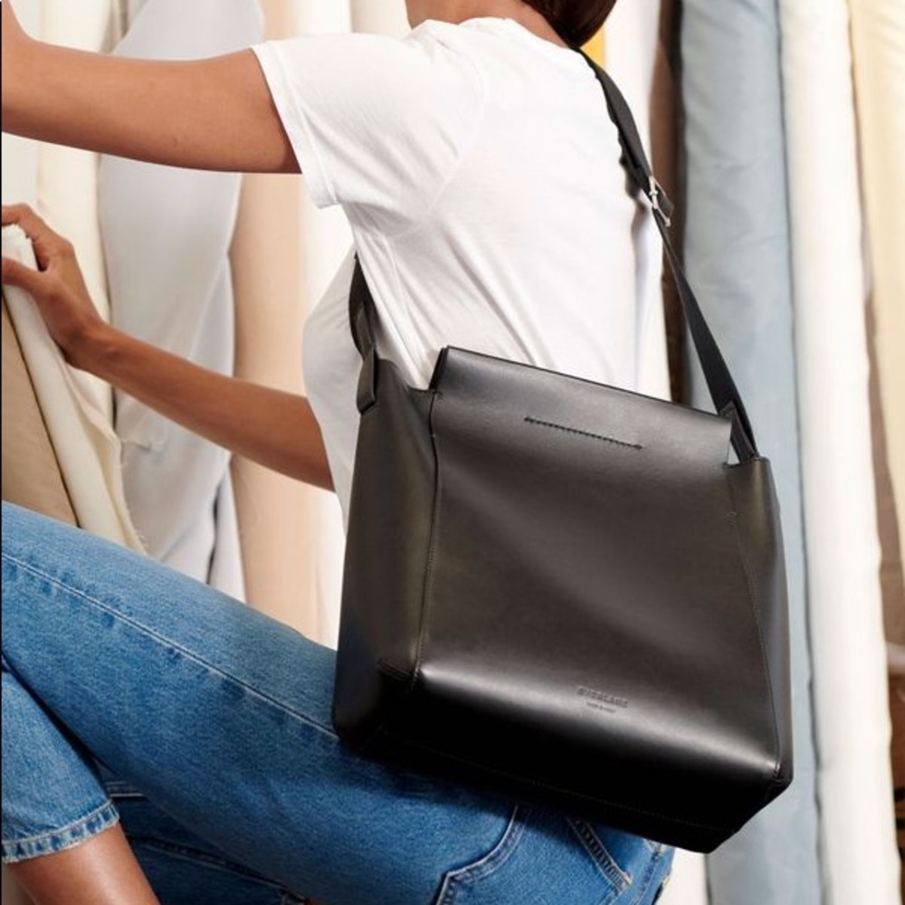 Everlane- The Form Bag Black
